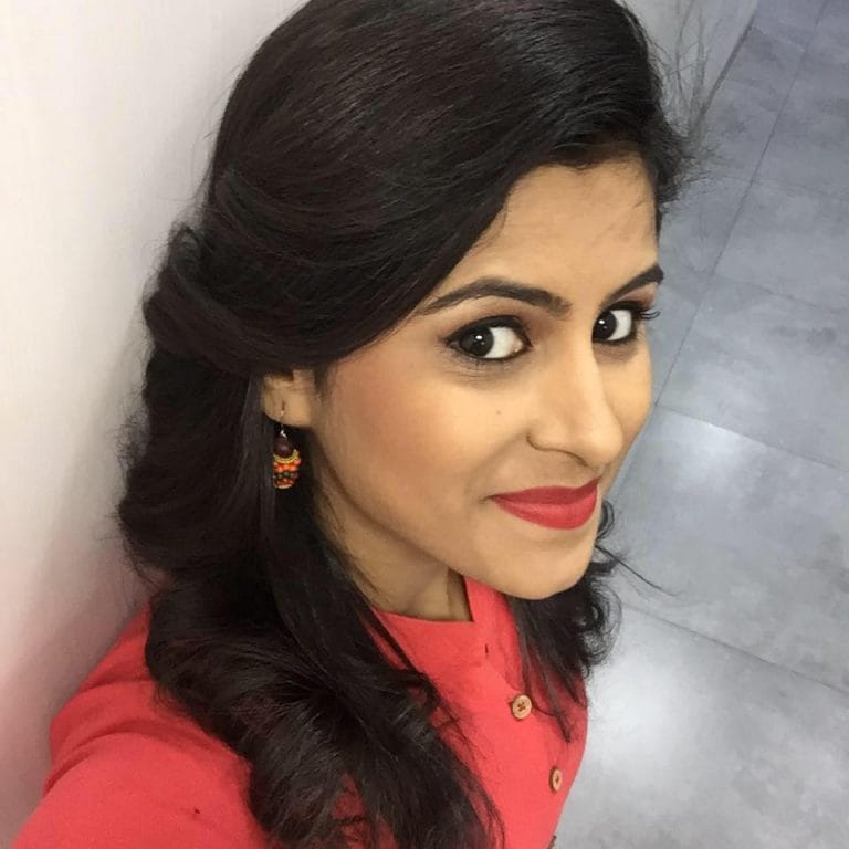 raja rani serial actress rithika