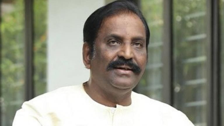 Vairamuthu angry notice on language in school