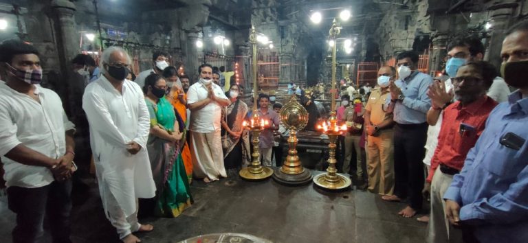 spb mothsha deepam