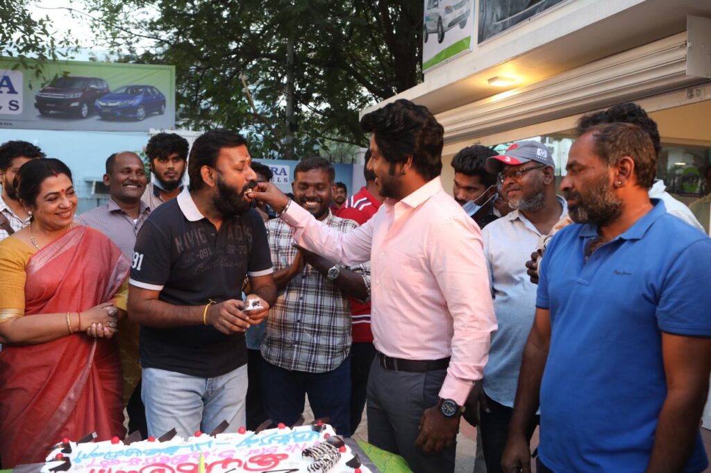 தயாரிப்பாளரின் பிறந்த நாள் விழாவில் ராகவா லாரன்ஸ்