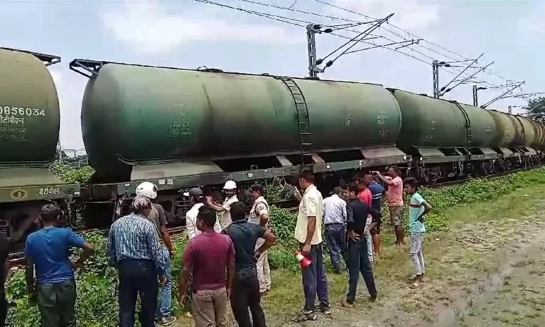 3678113 train acident west bengal