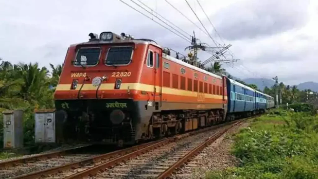 பொங்கலுக்கு ஊருக்கு போக போறீங்களா?…. ட்ரெயின் டிக்கெட் முன்பதிவு… வர 12-ம் தேதி ரெடியா இருங்க…!