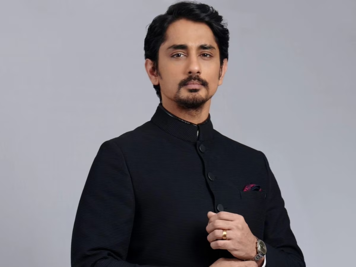 ரௌடி அண்ட் கோ ஃபர்ஸ்ட் லுக் சித்தார்த் மற்றும் யோகி பாபு போஸ்டர்.