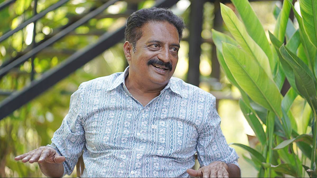 பிரகாஷ் ராஜ் அதிரடி! பாலிவுட் குறித்து மோசமான விமர்சனம்!