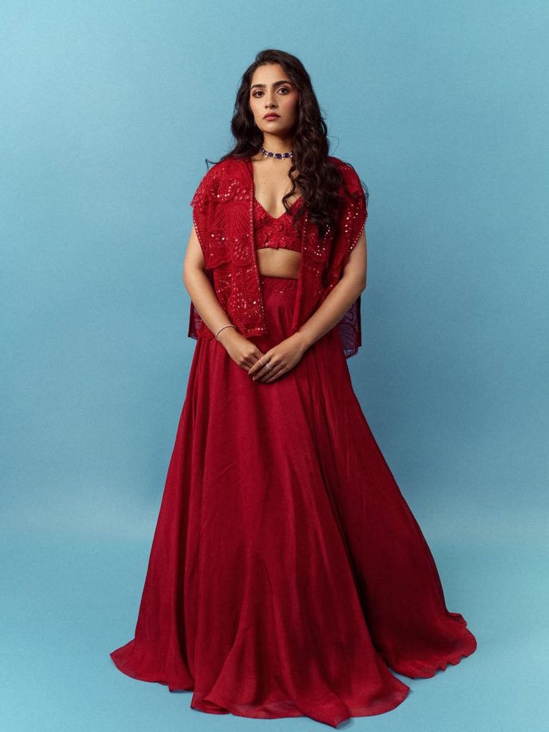 Hyderabad lights, Madharaasi nights: ருக்மிணி வசந்தின் புதிய புகைப்படங்கள் 1 Actress Rukmini Vasanth in a stylish contemporary outfit during her recent visit to Hyderabad and Chennai.