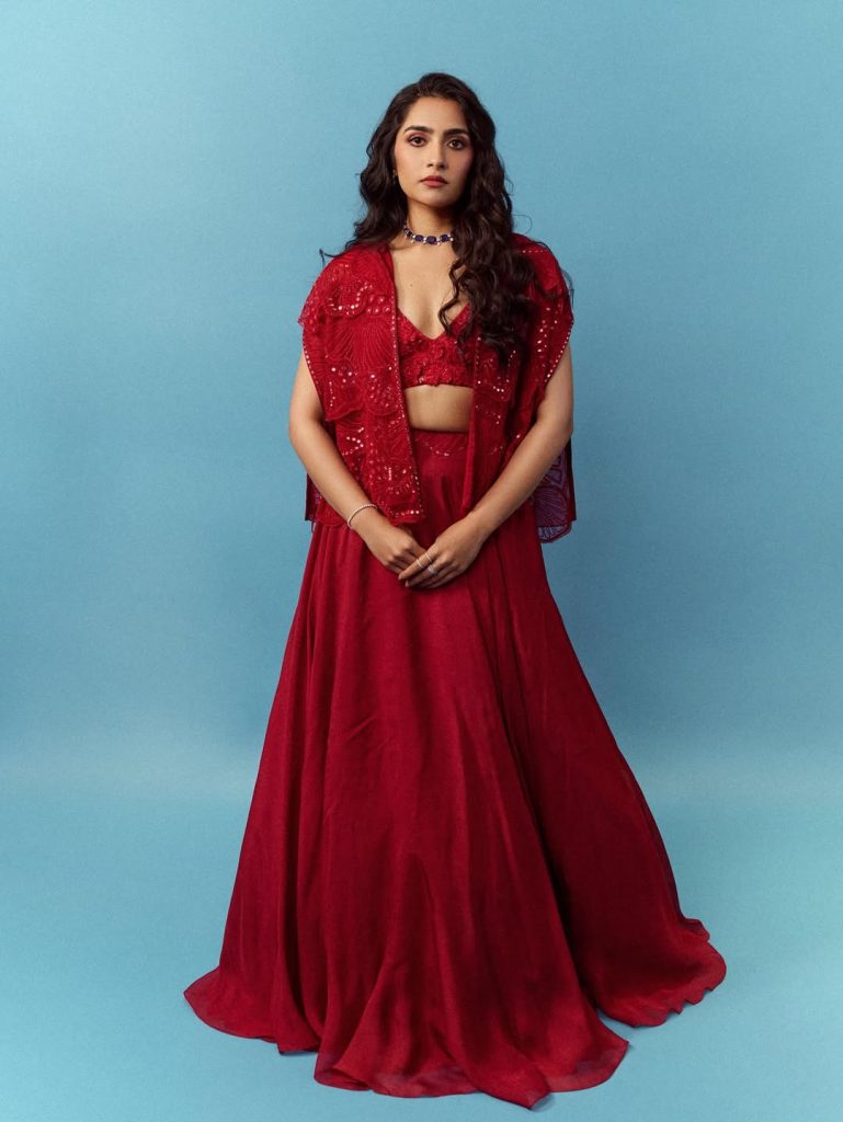 Hyderabad lights, Madharaasi nights: ருக்மிணி வசந்தின் புதிய புகைப்படங்கள் 3 Actress Rukmini Vasanth in a stylish contemporary outfit during her recent visit to Hyderabad and Chennai.