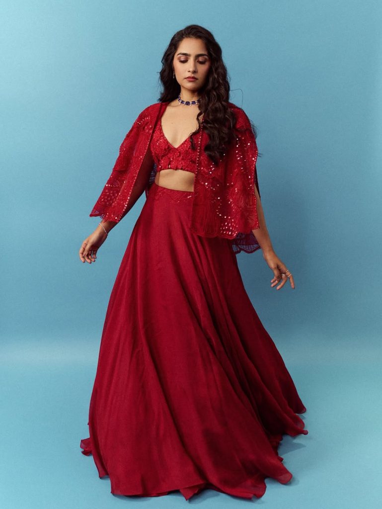 Hyderabad lights, Madharaasi nights: ருக்மிணி வசந்தின் புதிய புகைப்படங்கள் 2 Actress Rukmini Vasanth in a stylish contemporary outfit during her recent visit to Hyderabad and Chennai.