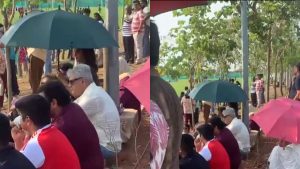 ஆத்விக்கிற்காக மைதானத்தில் ஆஜரான அஜித் - ஷாலினி! மகாபலிபுரம் FC மெட்ராஸில் எடுக்கப்பட்ட அந்த "க்யூட்" புகைப்படங்கள் இதோ! Actor Ajith Kumar and Shalini at FC Madras Mahabalipuram for son Aadvik's football session in March 2026.