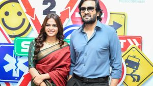 சந்தானத்தின் புதிய அவதாரம்: டைம்-லூப் த்ரில்லராக உருவாகும் ‘Santa 20’ - படப்பிடிப்புத் தகவல்! Actor Santhanam and actress Gopika Ramesh at the official pooja ceremony of their movie Santa 20.