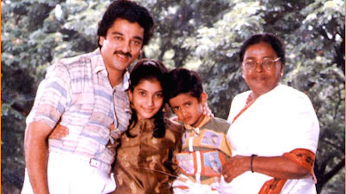 Cheran’s Kamal Devotion : "15 நாள் தூக்கமே வரல" - கமலைப் பார்த்து மிரண்ட சேரன்! குணா டூ மகாநதி! 2 Director Cheran working as an assistant director with Kamal Haasan on the sets of Mahanadhi.