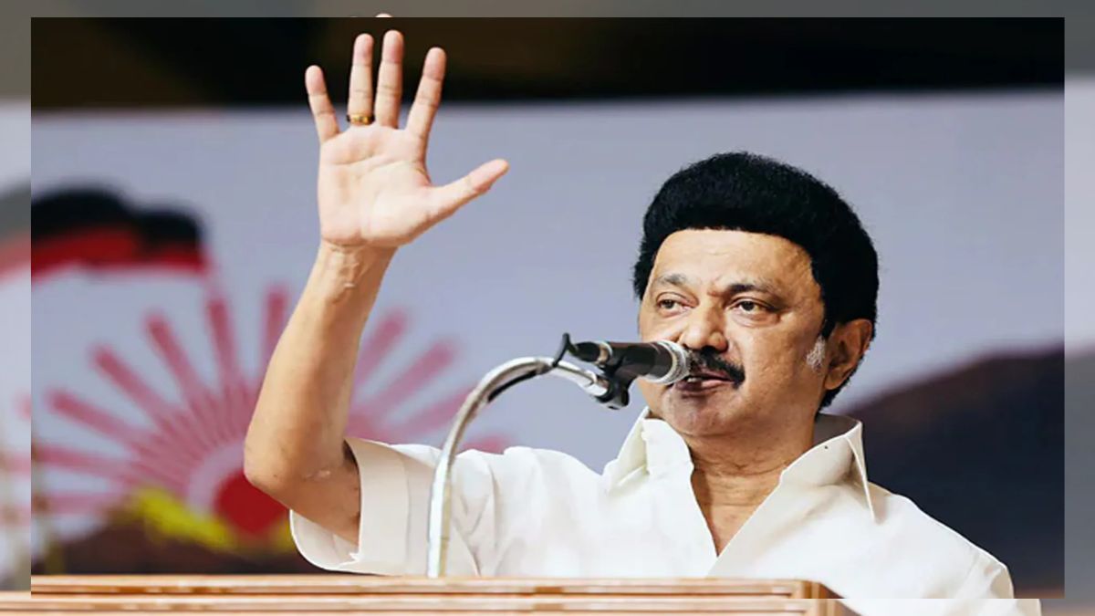 CM MK Stalin releasing the DMK 2026 election manifesto featuring Illatharasi scheme and pension hikes.