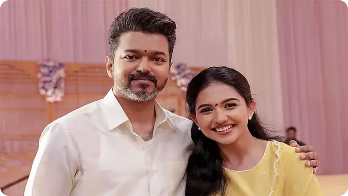 JanaNayagan Leak : "நிம்மதி போச்சு.. உழைப்பை மதியுங்கள்" - இணையத்தில் கசிந்த 'ஜனநாயகம்' காட்சிகள்; கண்ணீர் மல்க மமிதா பைஜூ வேண்டுகோள்! 1 Actor Vijay and actress Mamitha Baiju together at a project launch or movie set.