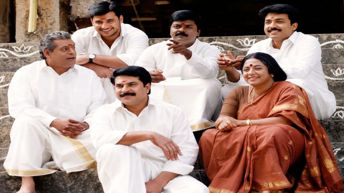 Director Lingusamy on the sets of his 2001 debut mega-hit family drama movie Aanandham starring Mammootty and Murali.