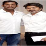 Emotional Reunion: "அப்போ லோயோலா காலேஜ் டார்லிங்.. இப்போ நம்ம மாநிலத்தோட சிஎம்!"... முதலமைச்சர் விஜய்யை நேரில் சந்தித்து உருகிய விஷால்! பொன்னாடை, சால்வையை மறுத்த தளபதிக்கு விஷால் கொடுத்த நெகிழ்ச்சியான சர்ப்ரைஸ் பரிசு என்ன தெரியுமா? 6 Actor Vishal meeting Tamil Nadu Chief Minister C Joseph Vijay warmly presenting the educational donation charts inside the Secretariat setup.